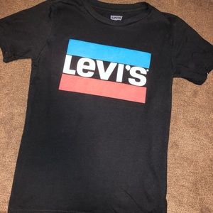 Levi’s tee shirt